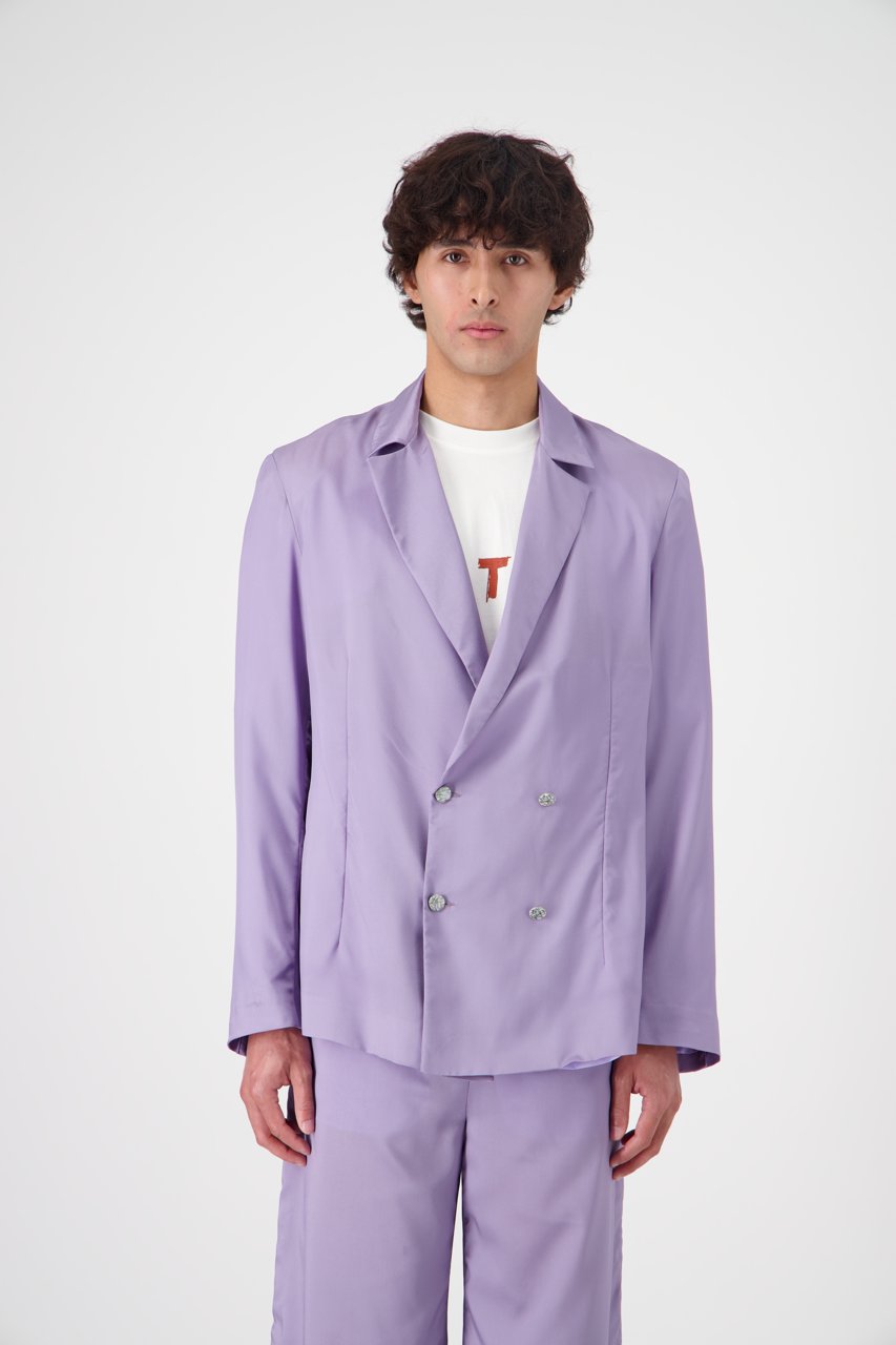 MARGUERITE oversized double-breasted twill blazer, front view on man model, close view